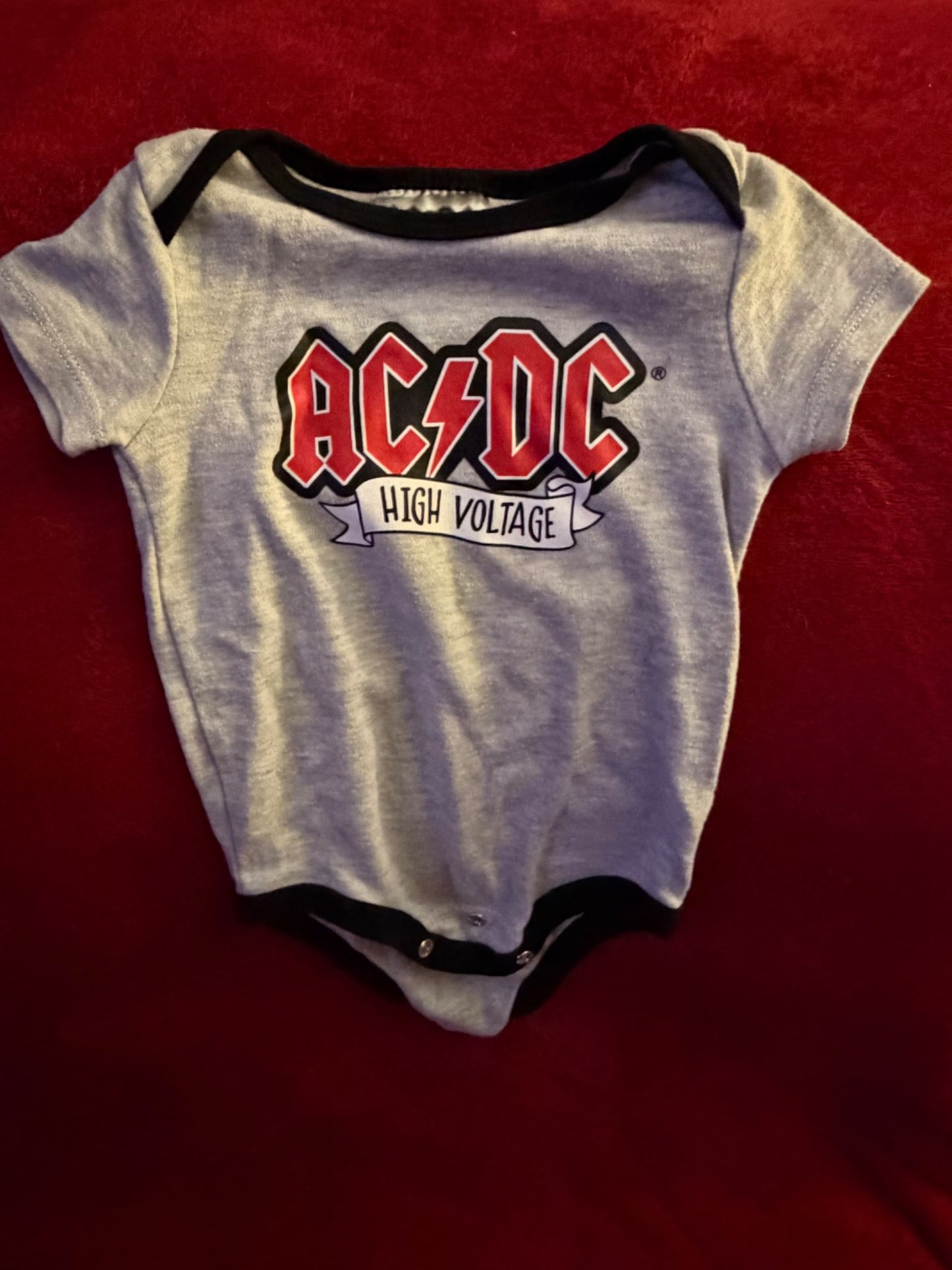 3pc Bundle of “Branded” Onesies 6m, Kids 6 Month (3-6M)