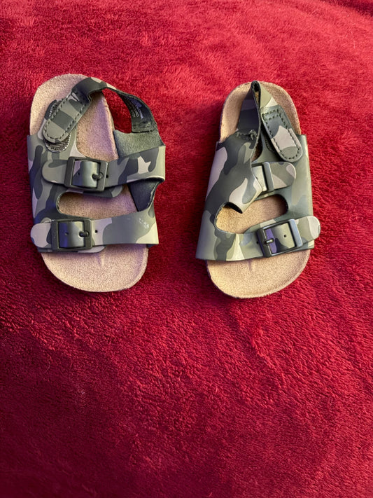 Old Navy Camo Sandals Newborn , Shoes 0 (Baby: 0-12 mth)