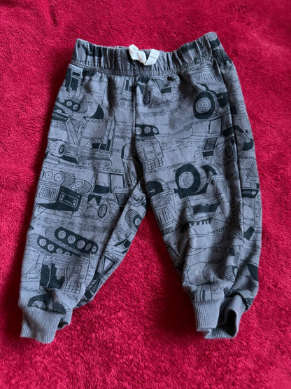 Carters Construction 2pc Outfit (2) 12m, Kids 12 Month (9-12M)