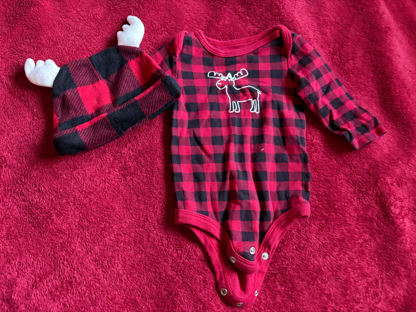 Canadiana Plaid Onesies and Fleece Hat 3m, Kids 3 Month (0-3M)