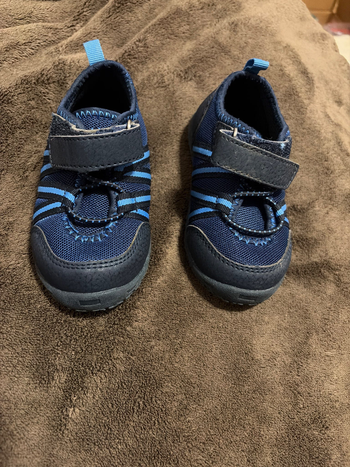 Joe Fresh Size 6 Velcro Shoes, Shoes 6 (Walkers:12-24 mth)