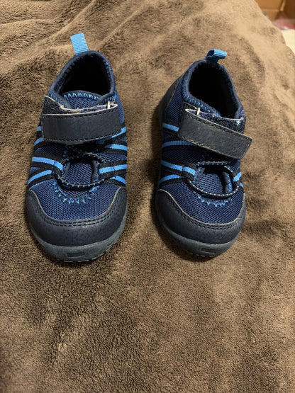 Joe Fresh Size 6 Velcro Shoes, Shoes 6 (Walkers:12-24 mth)