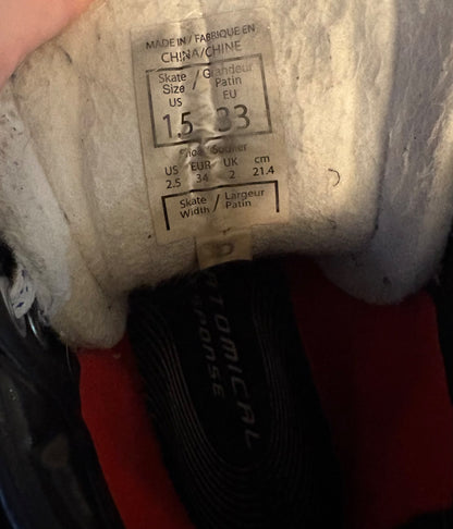 Bauer hockey skates size 1.5  (retail new $250), Shoes 2.5 (Kids:4-8yr)