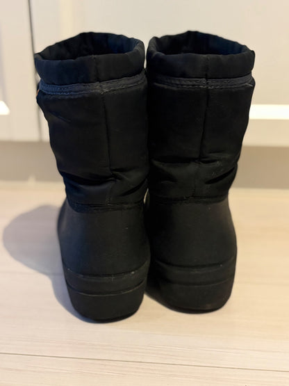 Bogs “Snow Shell” snow boots, retail new for $80, Shoes 4 (Big Kids:8–12yr)