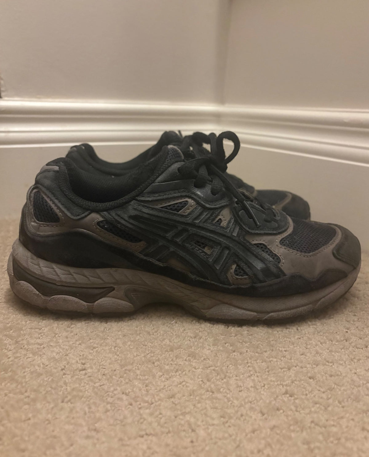 ASICS Gel NYC running shoes (retail $130), Shoes 5 (Big Kids:8–12yr)