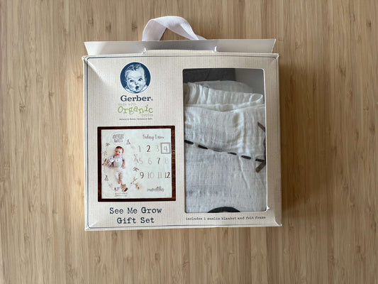 Gerber Baby See Me Grow Gift Set, Milestone blanket