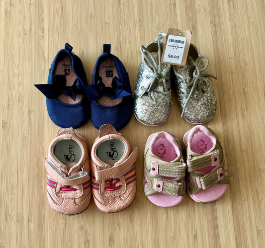 Baby girl shoes and sandles size 3-6 months and 6 months (4 pieces), Shoes 1 (Baby: 0-12 mth)