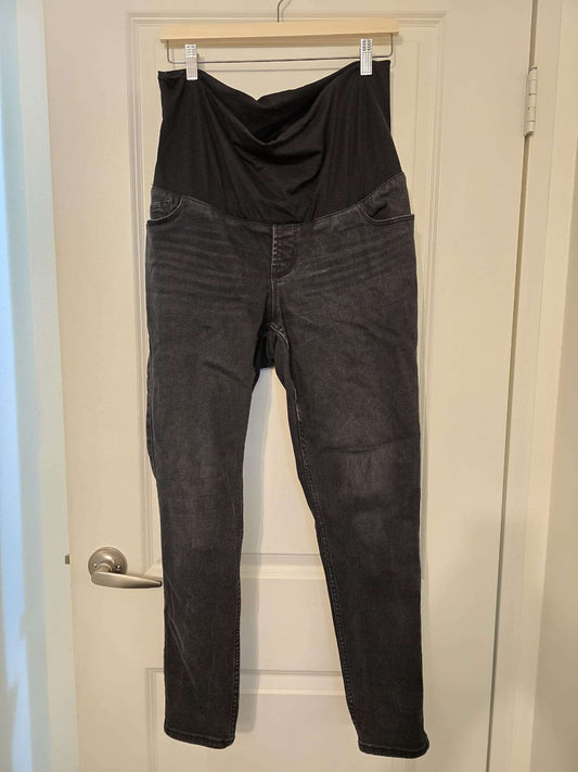 Old Navy Maternity jeans size M/L, Maternity M (8-10)