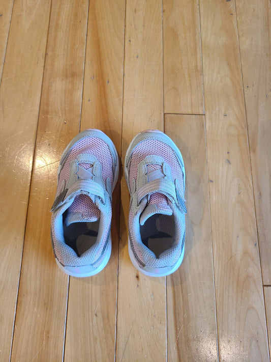 Saucony Girls Runners size 8.5 Pink, Shoes 8.5 (Toddler:2-4yr)