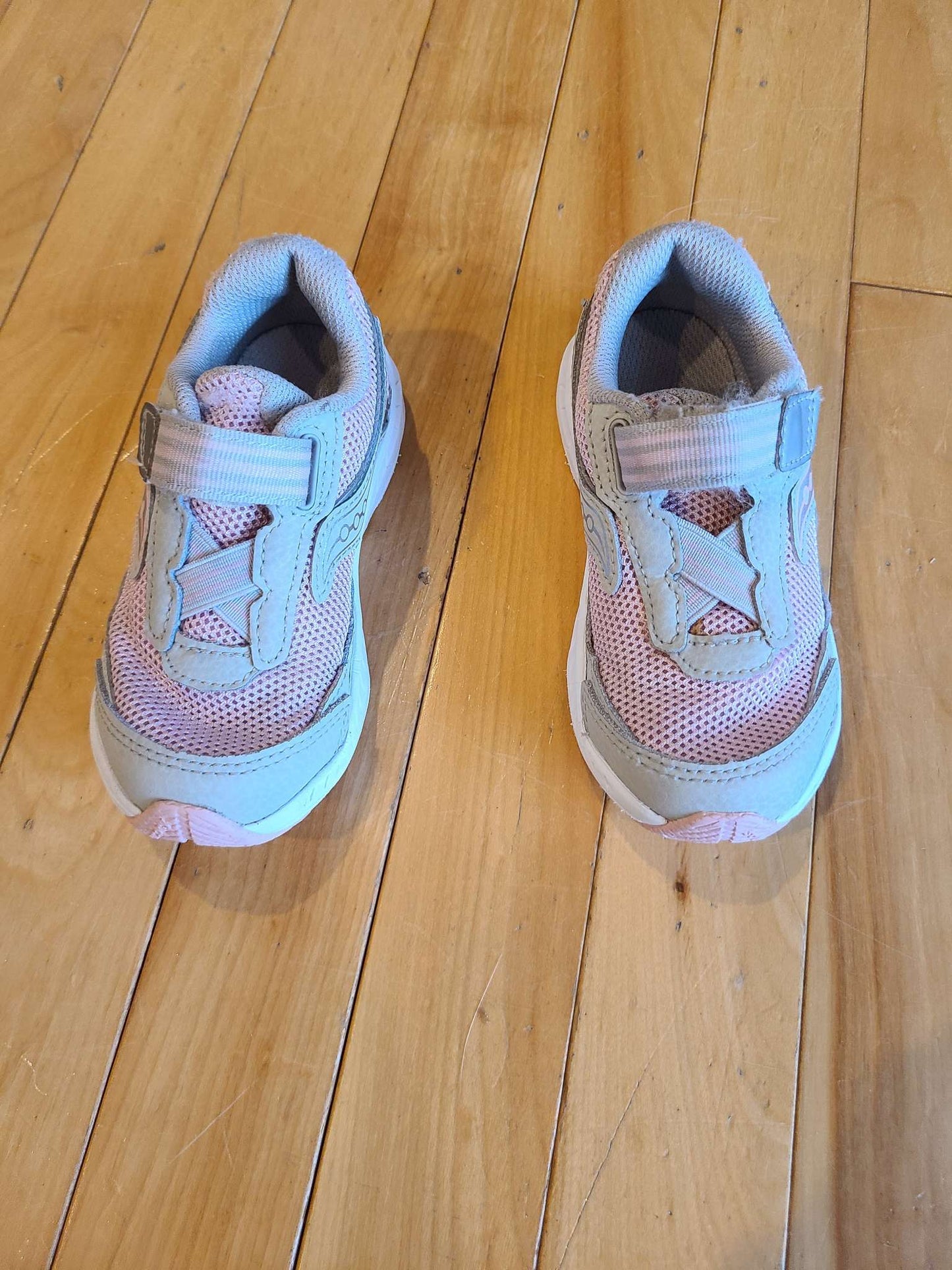 Saucony Girls Runners size 8.5 Pink, Shoes 8.5 (Toddler:2-4yr)