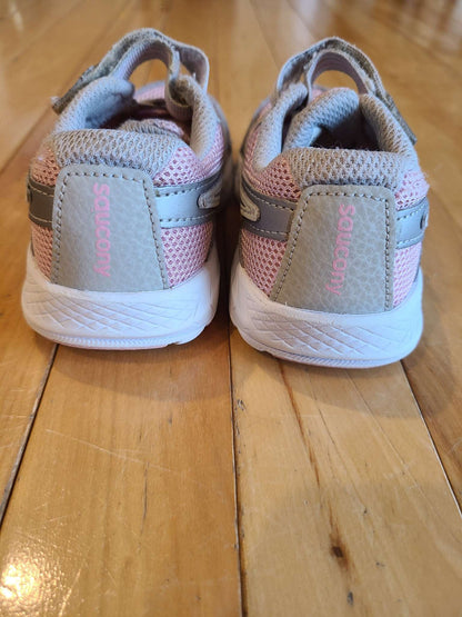 Saucony Girls Runners size 8.5 Pink, Shoes 8.5 (Toddler:2-4yr)