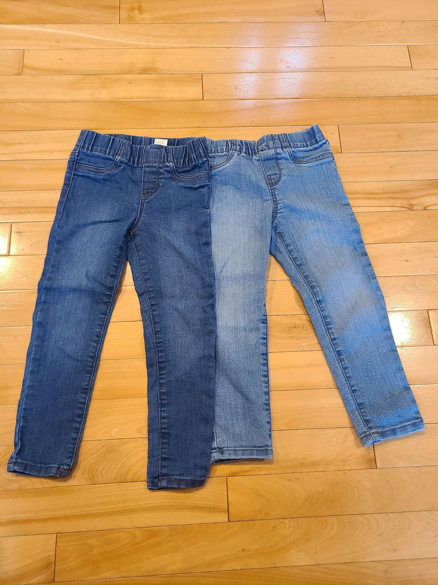 2 pairs Carter's Jeggings, Kids 4/4T