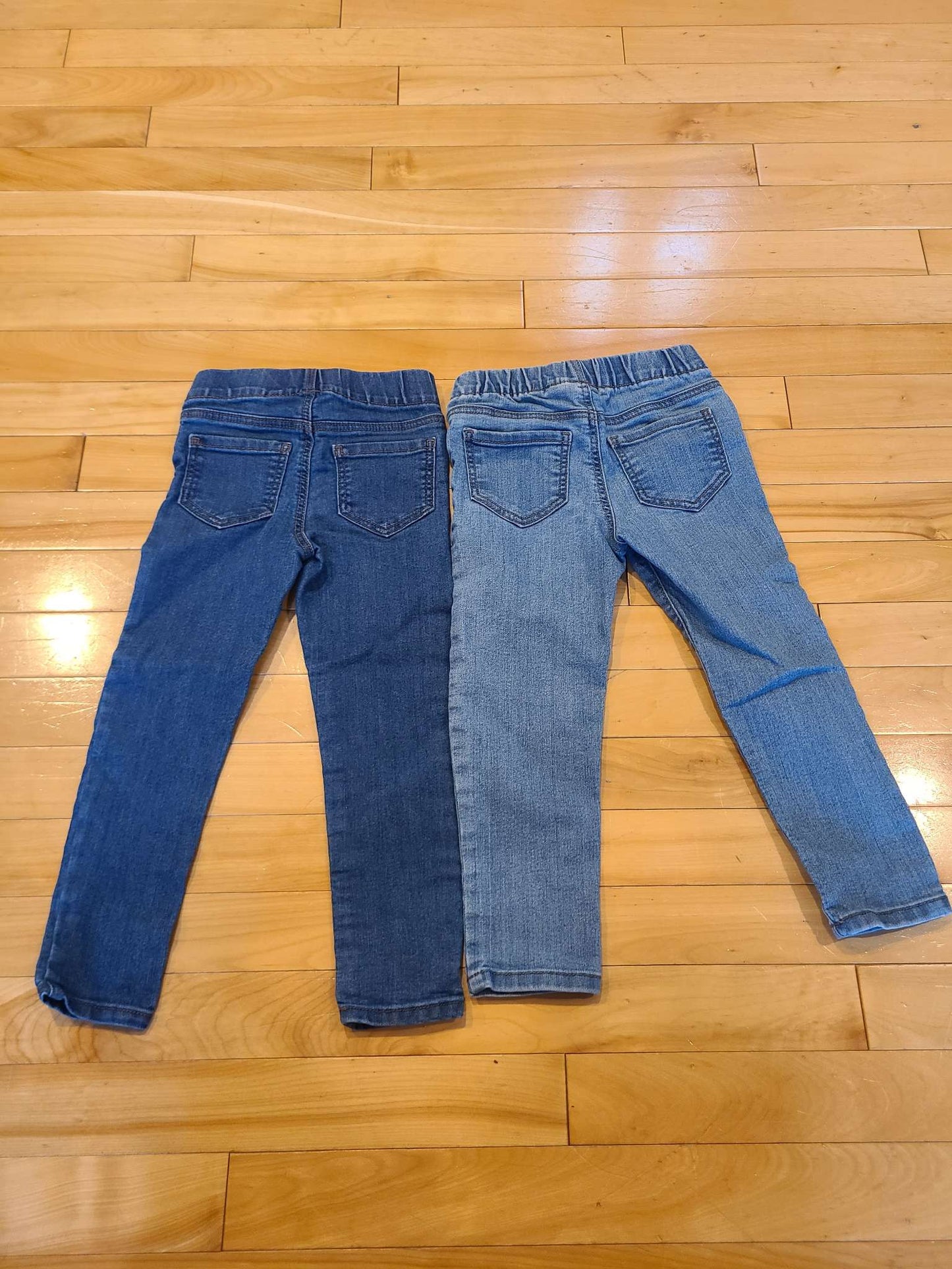 2 pairs Carter's Jeggings, Kids 4/4T
