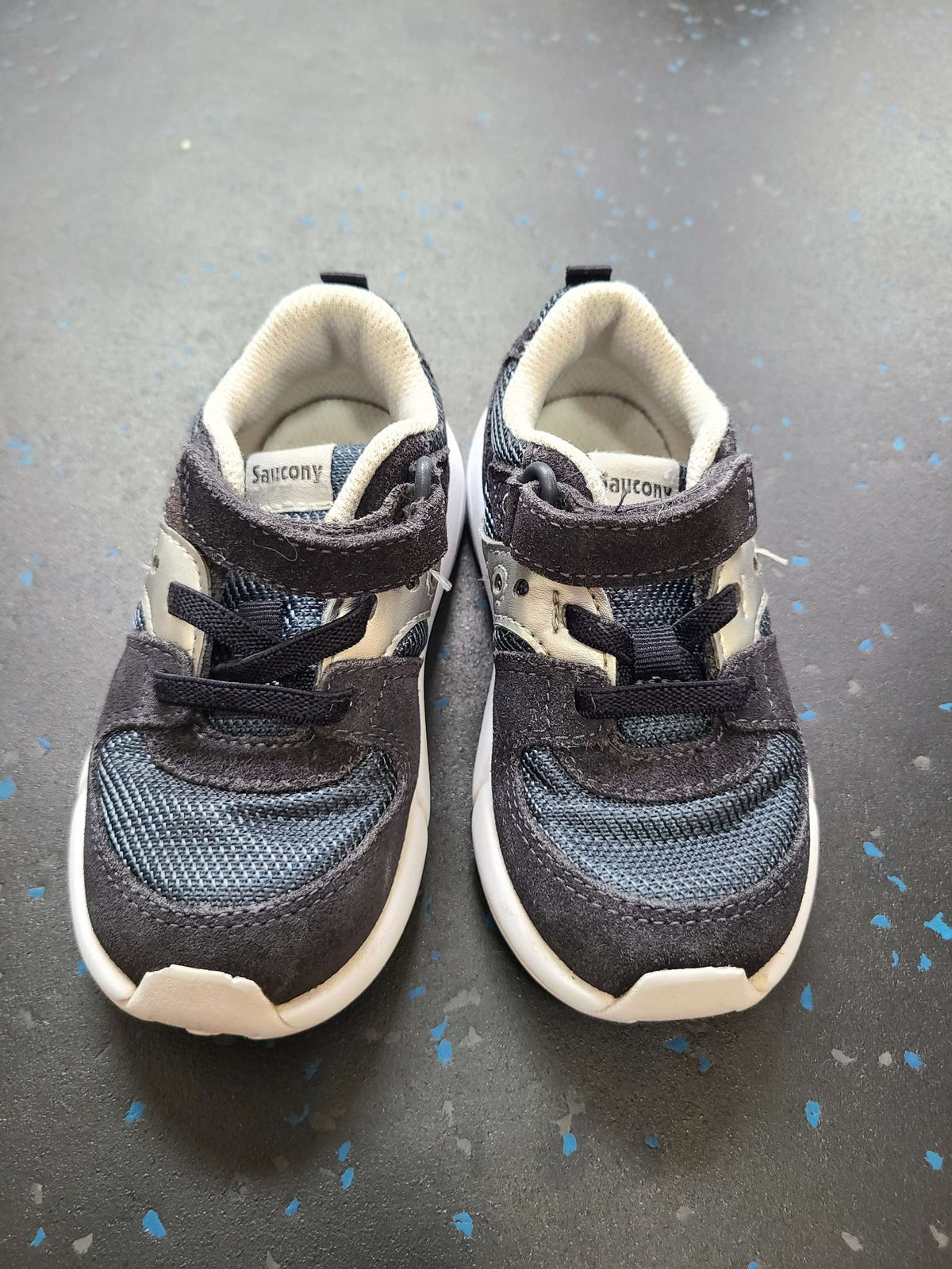 Saucony runners MSRP $60, Shoes 8 (Toddler:2-4yr)
