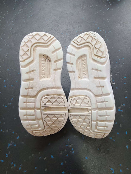 Saucony runners MSRP $60, Shoes 8 (Toddler:2-4yr)