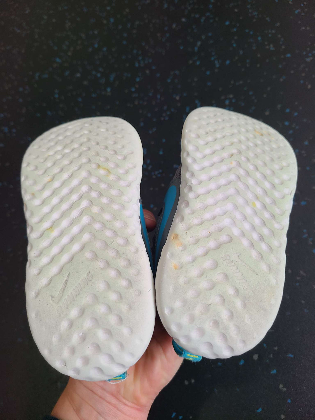 Nike revolution sneakers size 9, Shoes 9 (Toddler:2-4yr)