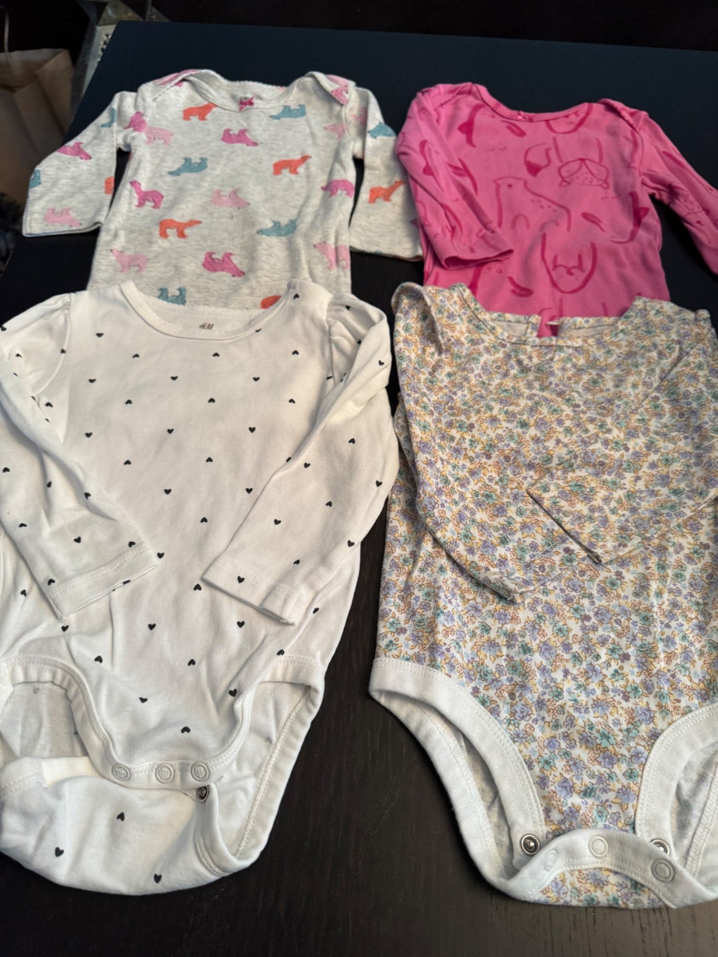 4 Cotton onesies long sleeve, Kids 9 Month (6-9M)
