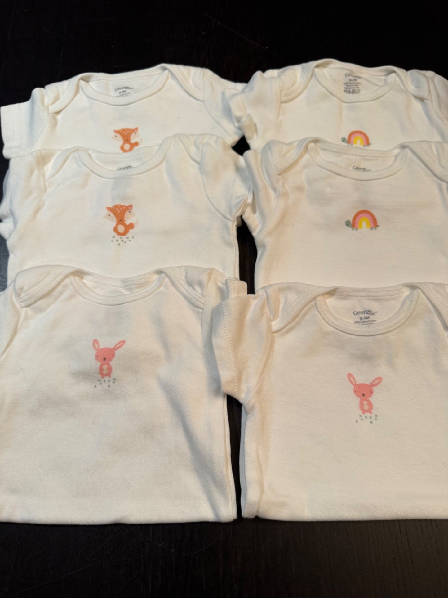 Bundle: 6 cute cotton onesies. Short sleeved, cute design., Kids 3 Month (0-3M)