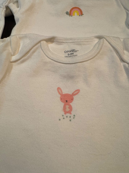 Bundle: 6 cute cotton onesies. Short sleeved, cute design., Kids 3 Month (0-3M)
