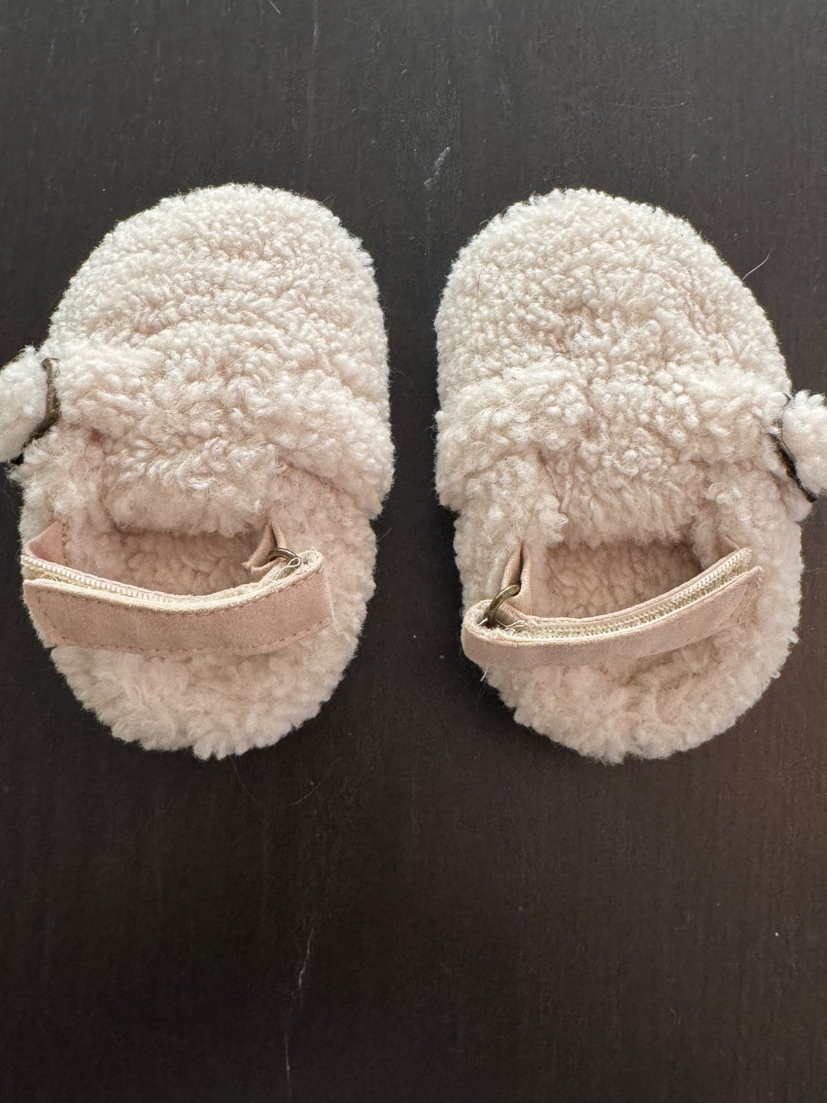Baby Gap’s “Sherpa Clog”  6-12 months , Shoes 3 (Baby: 0-12 mth)