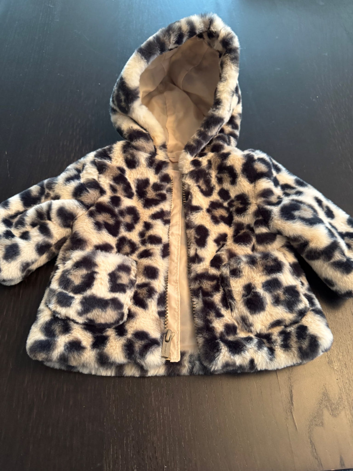 Adorable, leopard print, super soft, faux, fur hooded  jacket. 0-3 months, Kids 3 Month (0-3M)