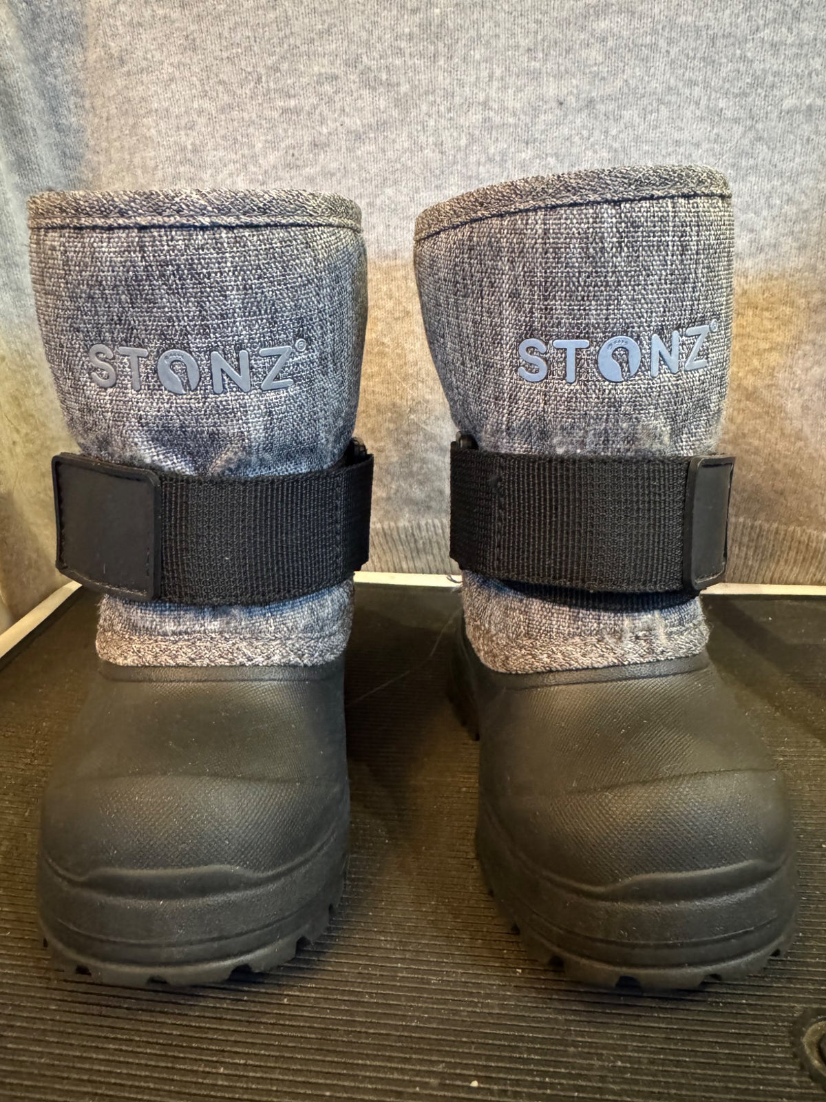Stonz Winter Boots : size 6