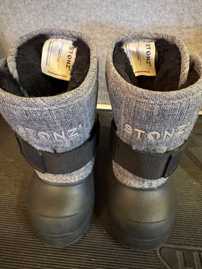 Stonz Winter Boots : size 6