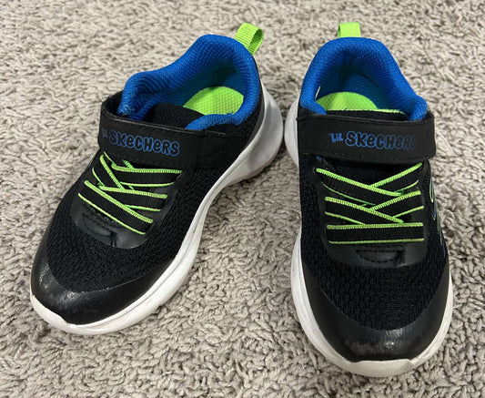 Sketchers Sneakers - BLACK (size: 8), Shoes 8 (Toddler:2-4yr)