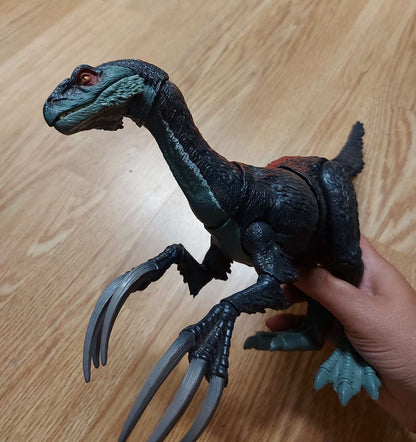 Dinosaur - Jurassic World Therizinosaurus Figure
