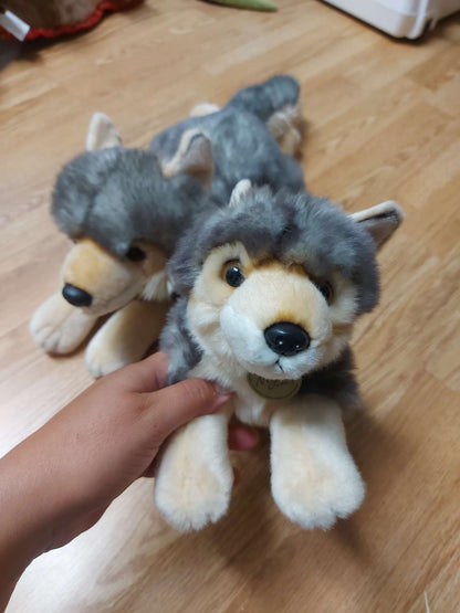 Lot of 2 wolves stuffed animals
