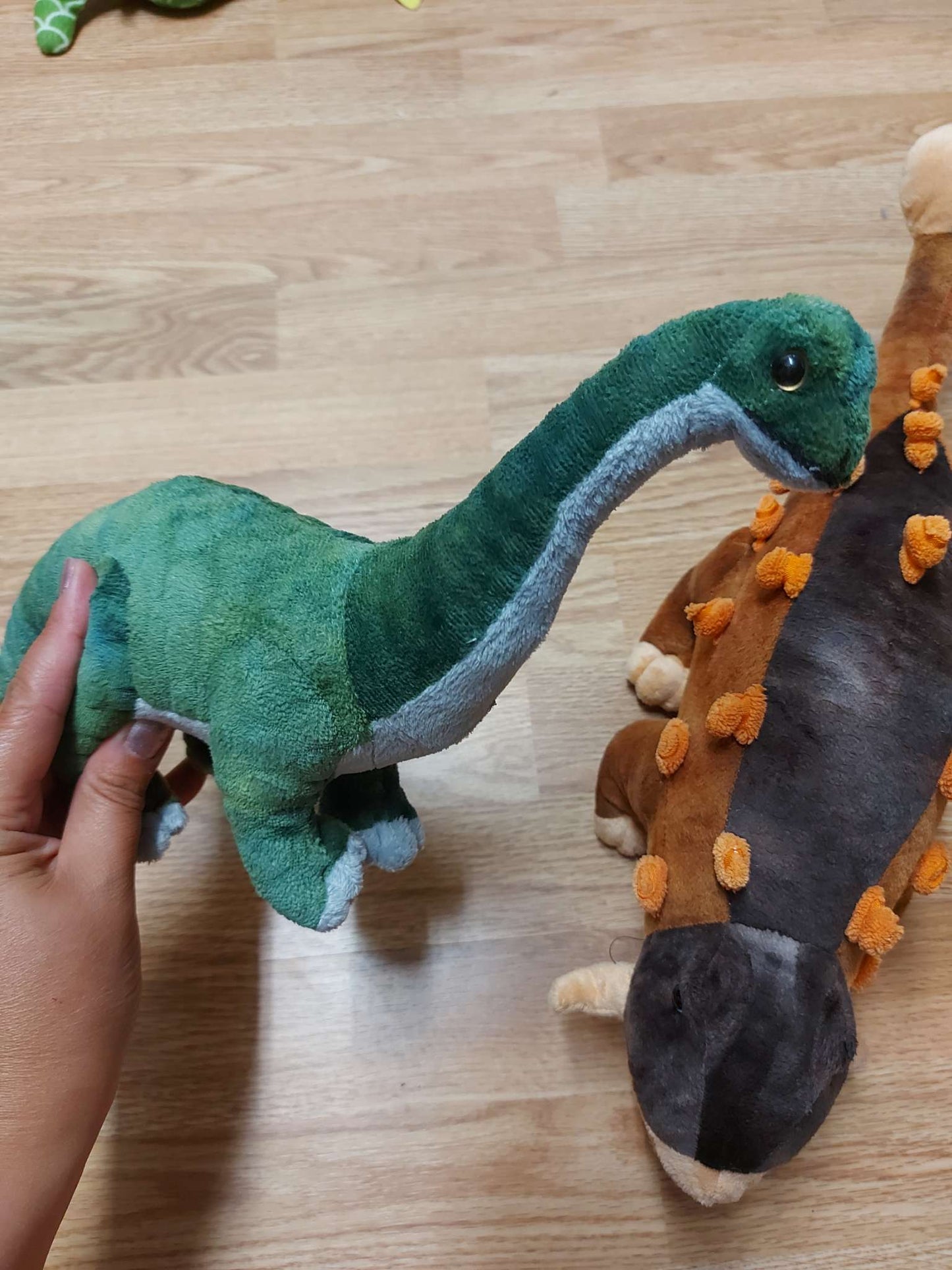 Lot of 2 dinosaurs stuffed animals