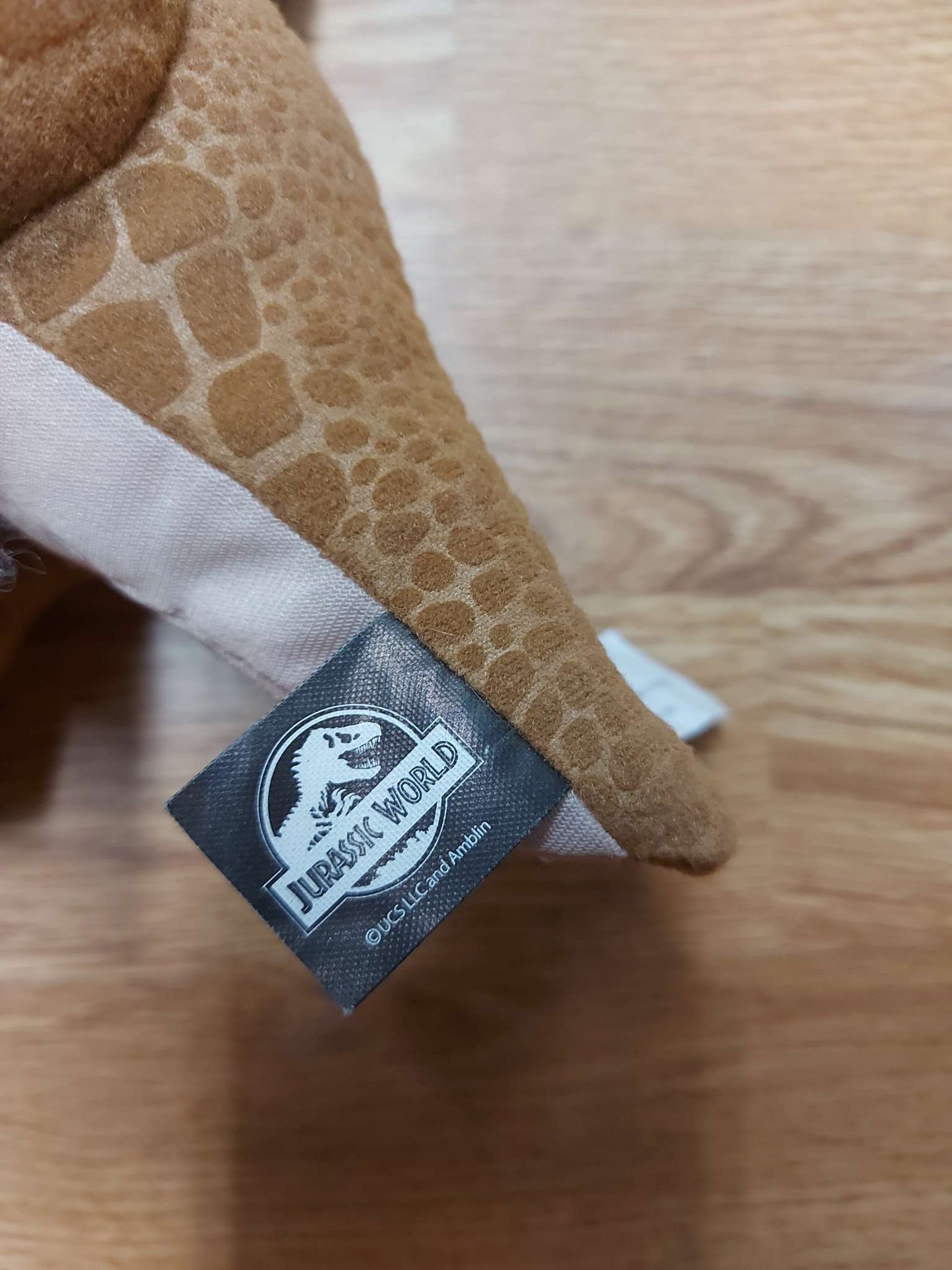 Jurassic World - Dinosaur stuffed animal with sound