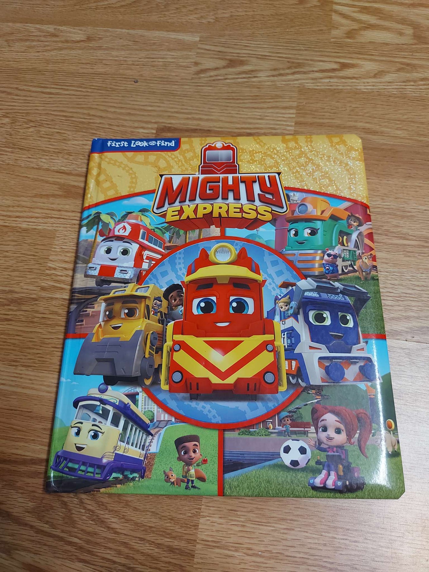 Lot of 4 look&find books