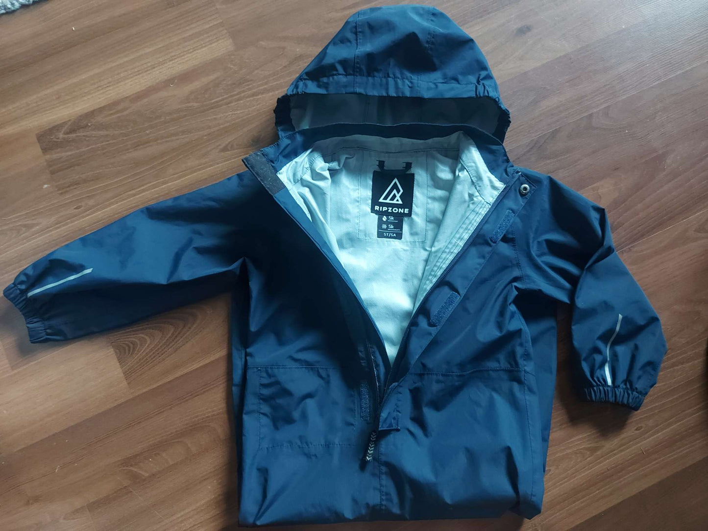 Ripzone One piece Rain Suit - Size 5T (Retails for 80$), Kids 5/5T (extra small)
