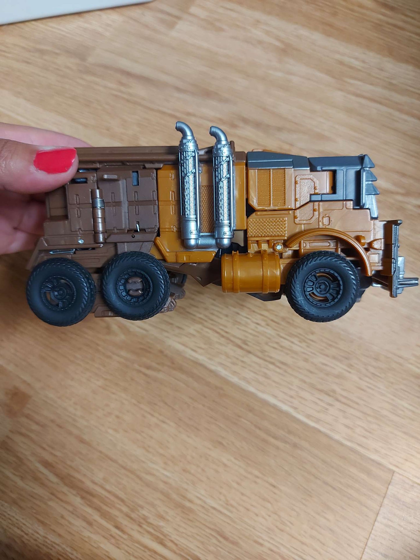 Transformers Rise of the Beasts Buzzworthy Bumblebee Smash Action Figure