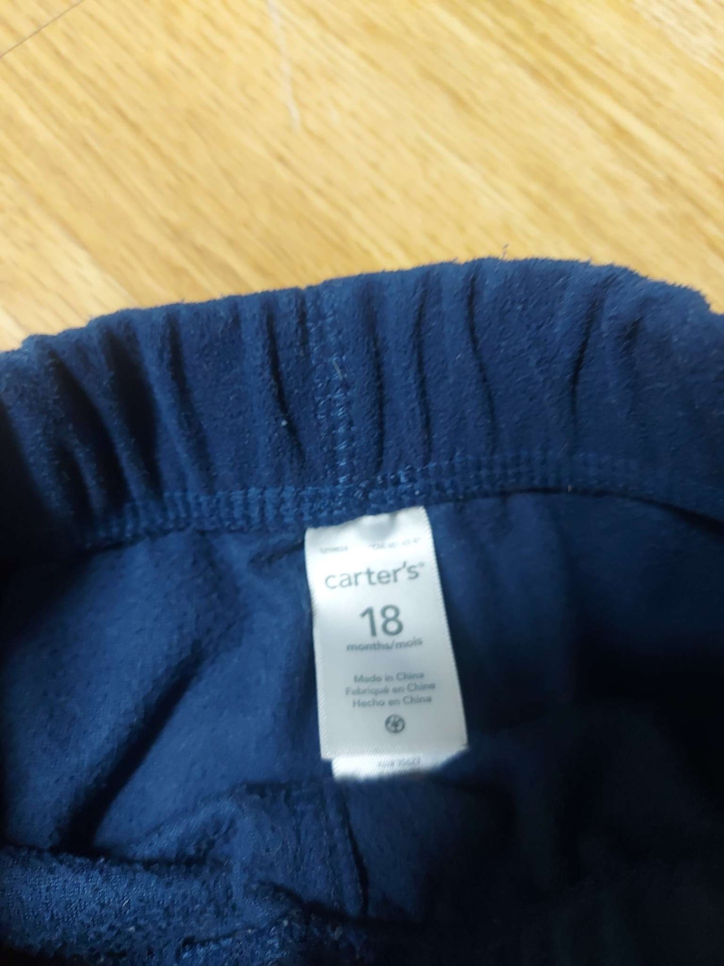 Two pairs of pants - Carter's - Size 18 months, Kids 18 Month (12-18M)