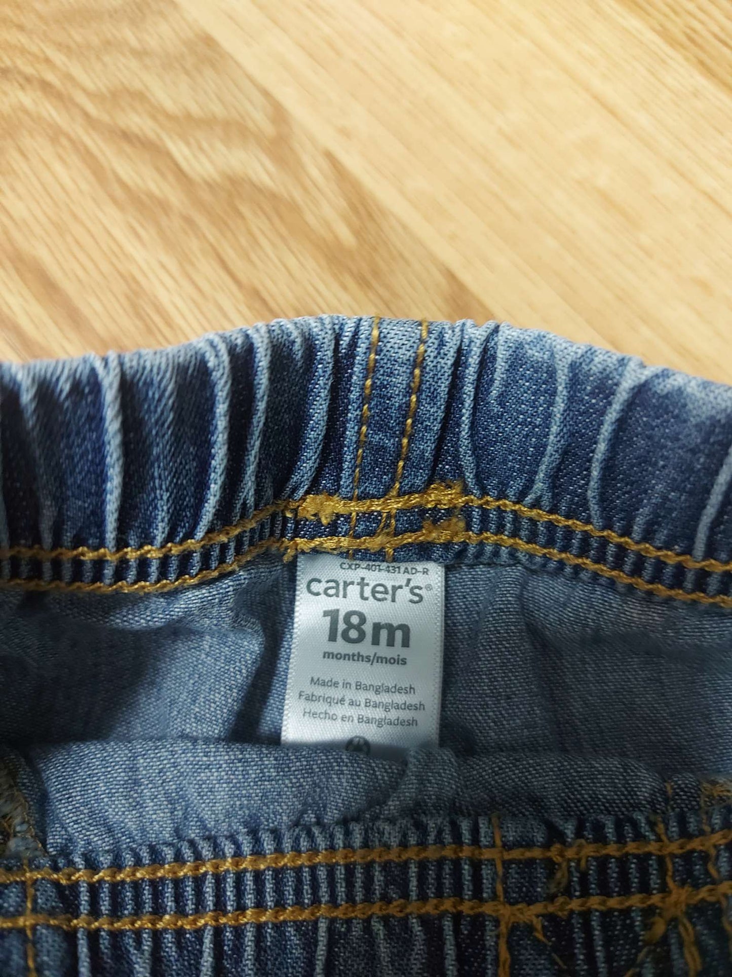Two pairs of pants - Carter's - Size 18 months, Kids 18 Month (12-18M)