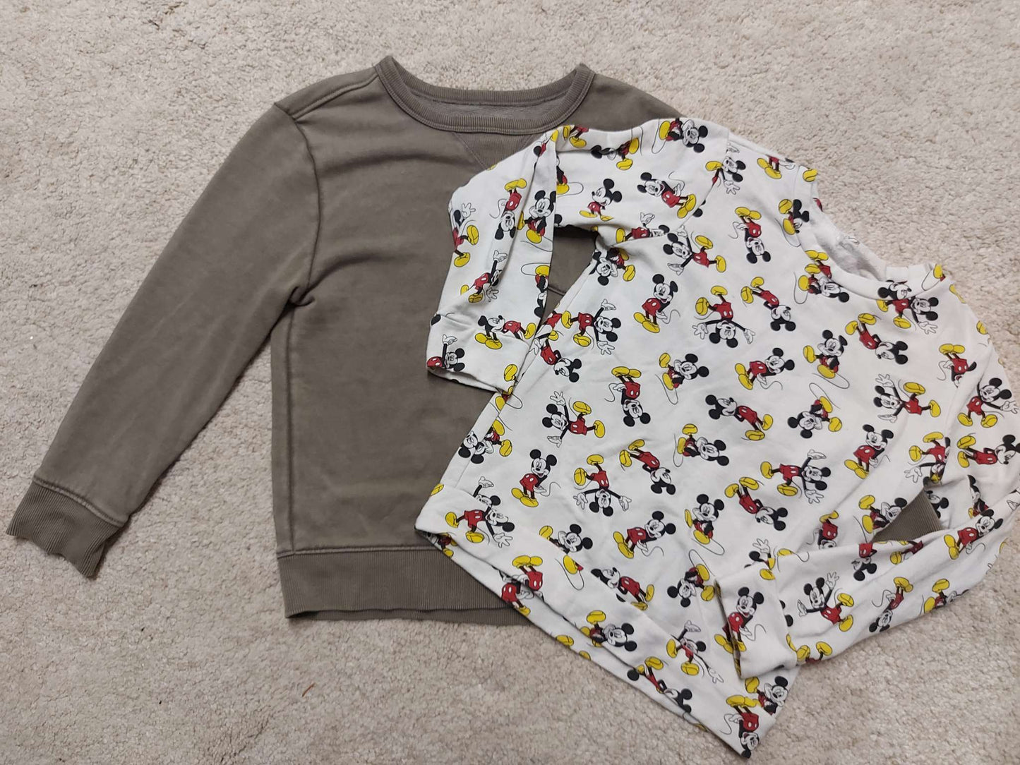 Lot of 2 sweaters - size 5T, Kids 5/5T