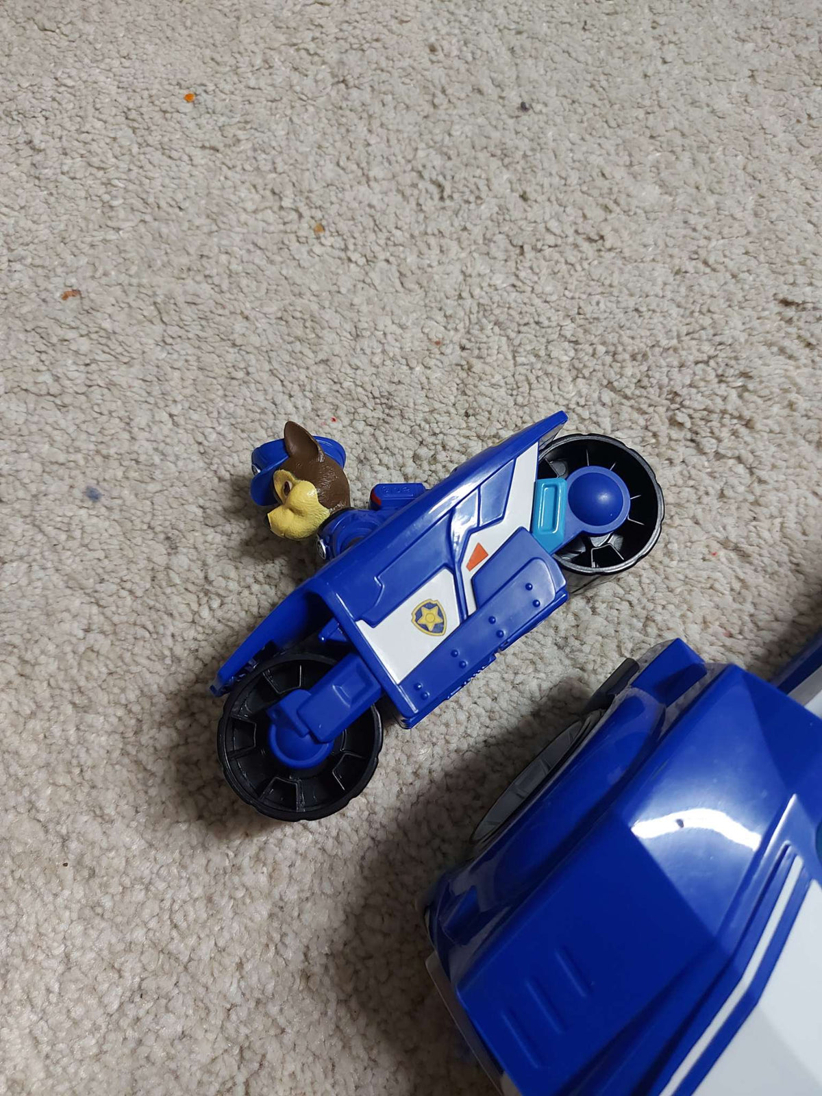PAW Patrol, Chase 2-in-1 Transforming Movie City Cruiser Toy Car with Motorcycle, Lights, Sounds and Action Figure
