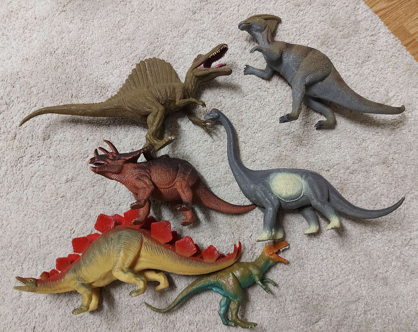 Lot of 6 large dinosaurs