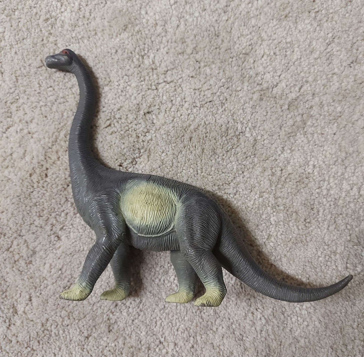 Lot of 6 large dinosaurs