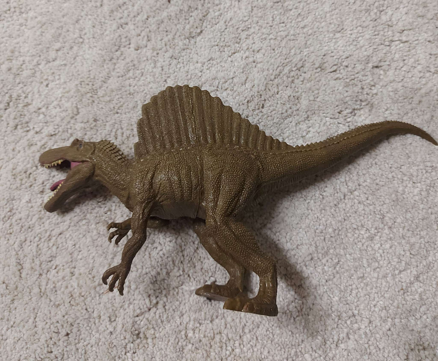 Lot of 6 large dinosaurs