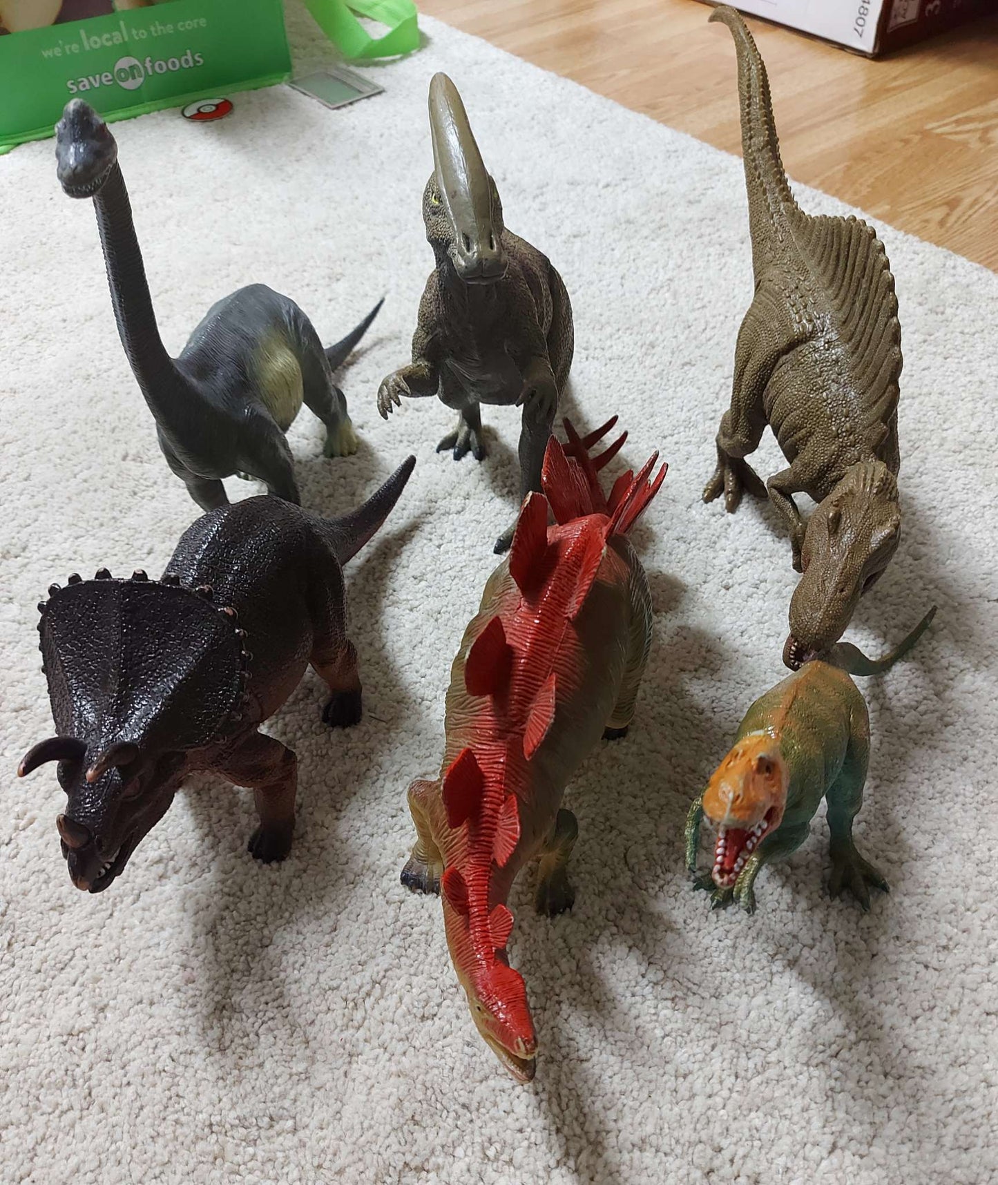 Lot of 6 large dinosaurs