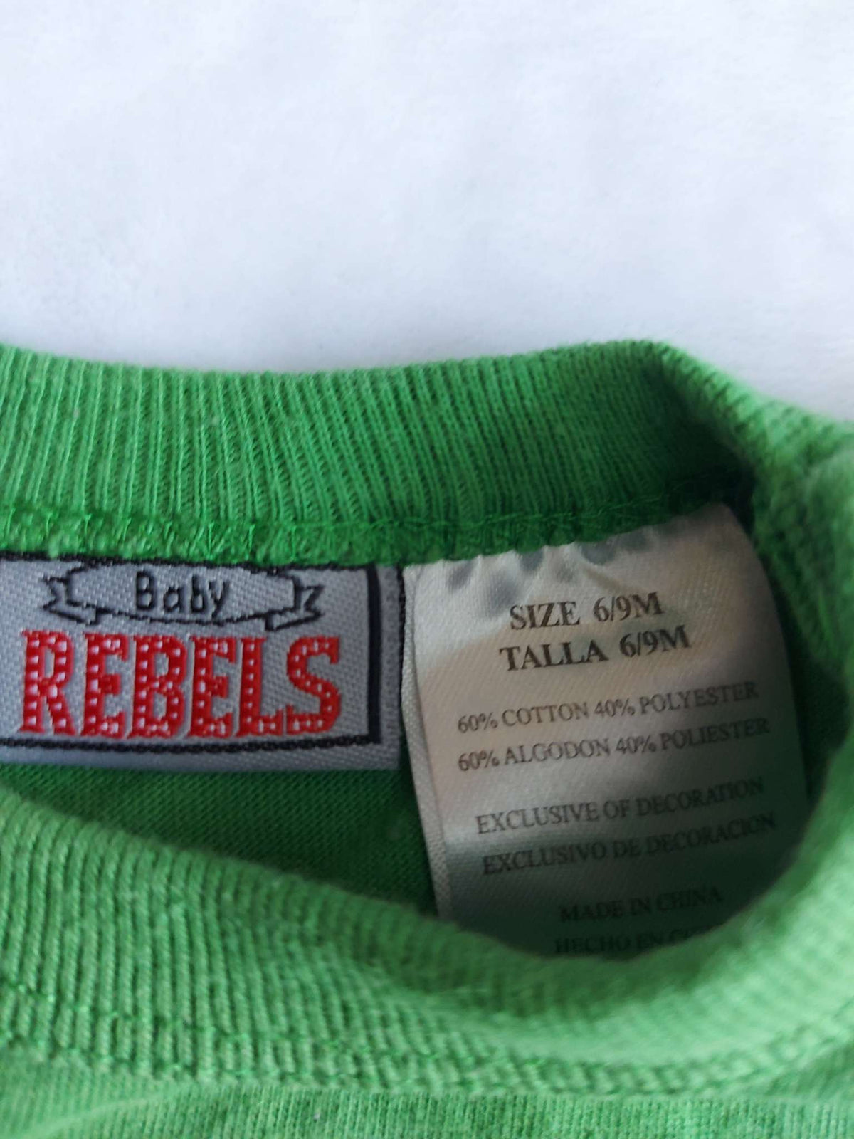 Lot of 2 long sleeve onesies, Kids 9 Month (6-9M)