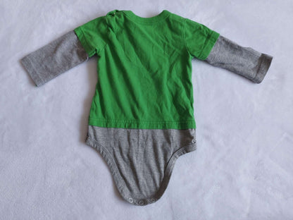 Lot of 2 long sleeve onesies, Kids 9 Month (6-9M)
