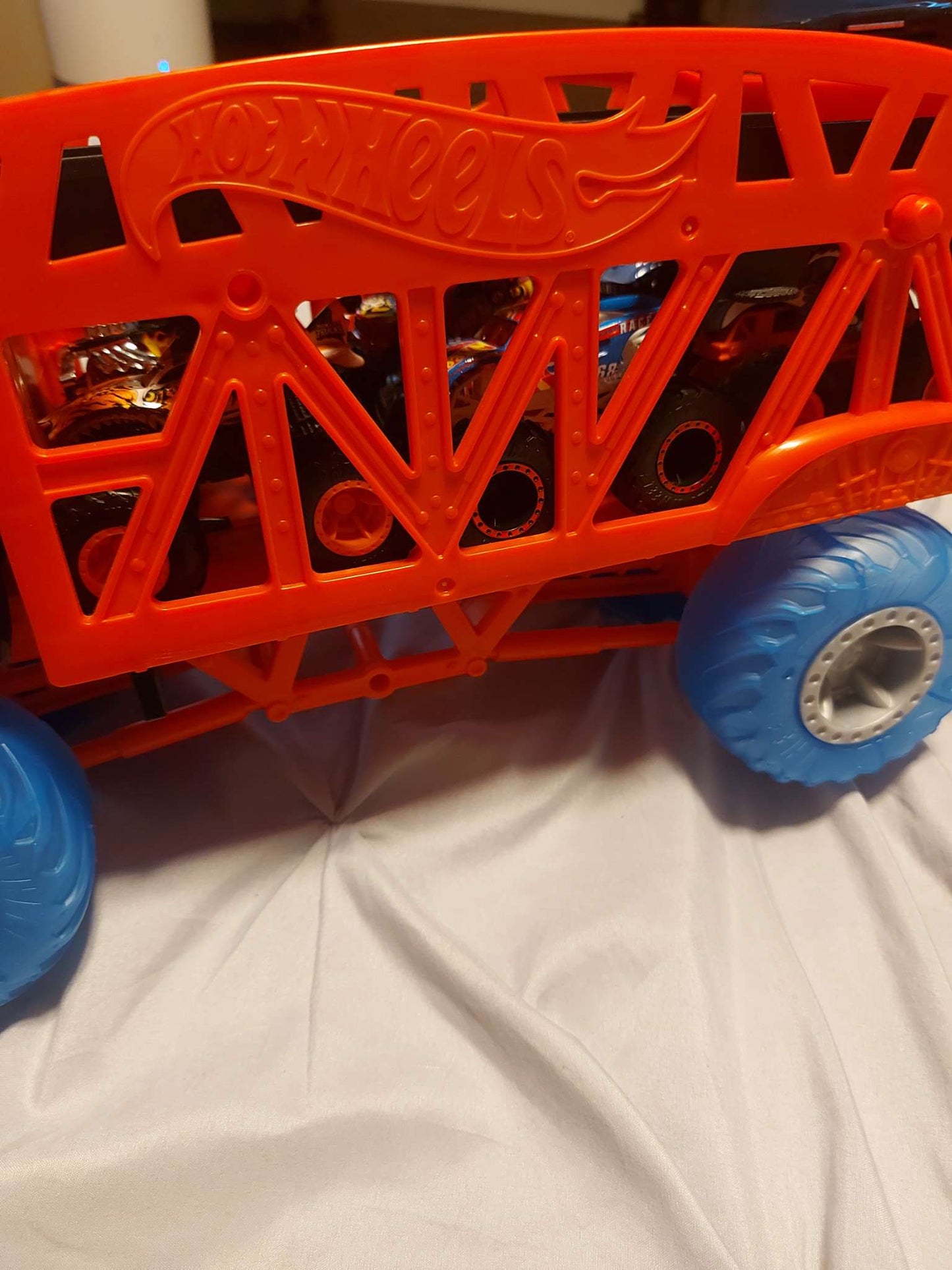 Hot Wheels Monster Truck Boneshaker Hauler Carrier With Trucks