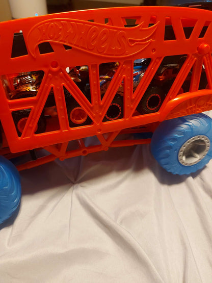 Hot Wheels Monster Truck Boneshaker Hauler Carrier With Trucks