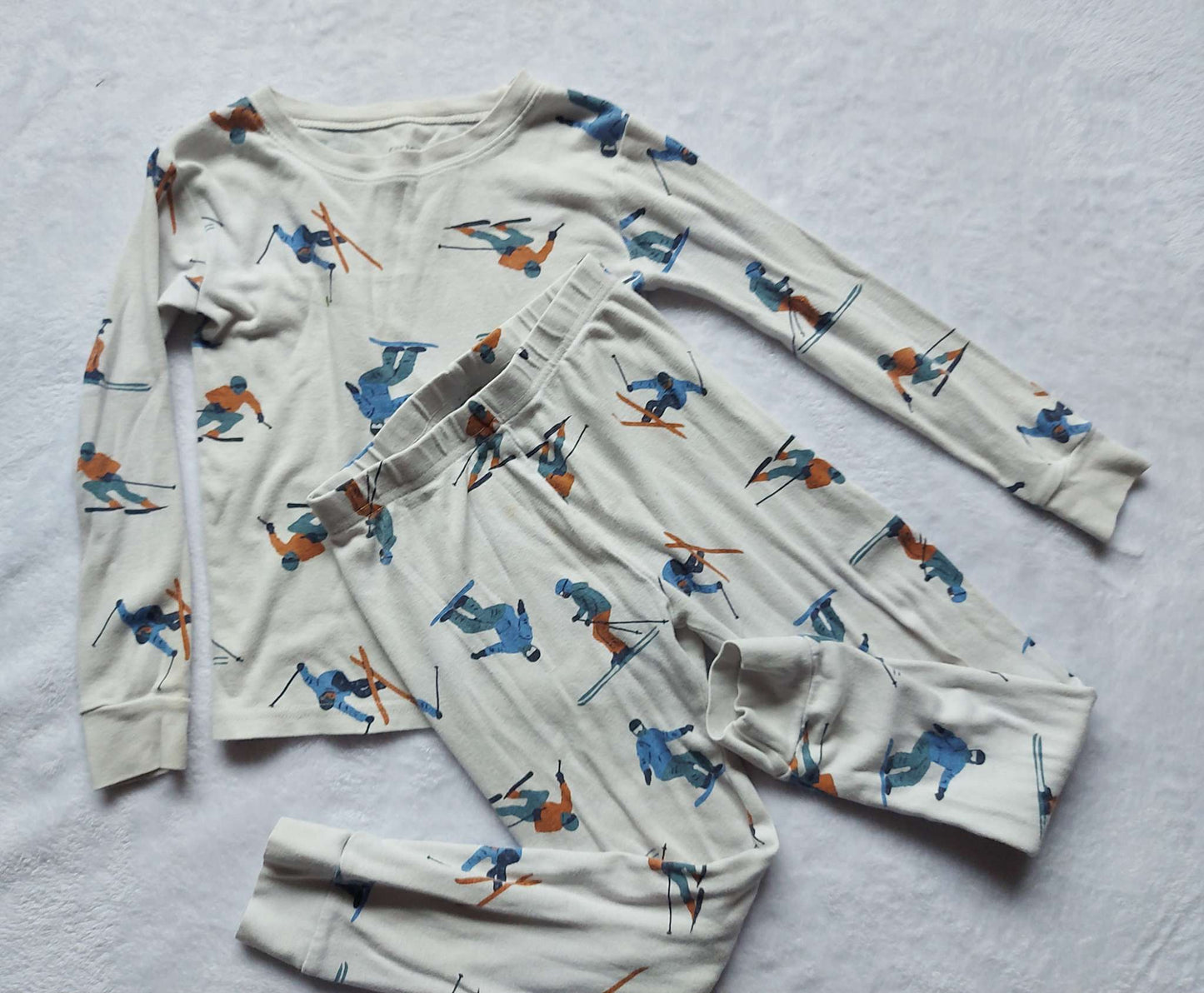 Lot of 4 pairs of boy pajamas - Size 6 (Carter's), Kids 6/6X