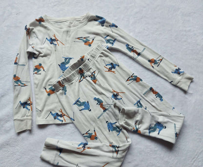 Lot of 4 pairs of boy pajamas - Size 6 (Carter's), Kids 6/6X