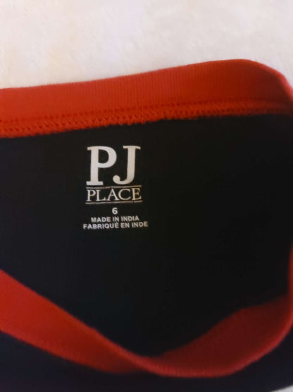One pair of Christmas pajamas - Size 6, Kids 6/6X